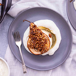 Pear Berinti Bersama Yogurt Madu